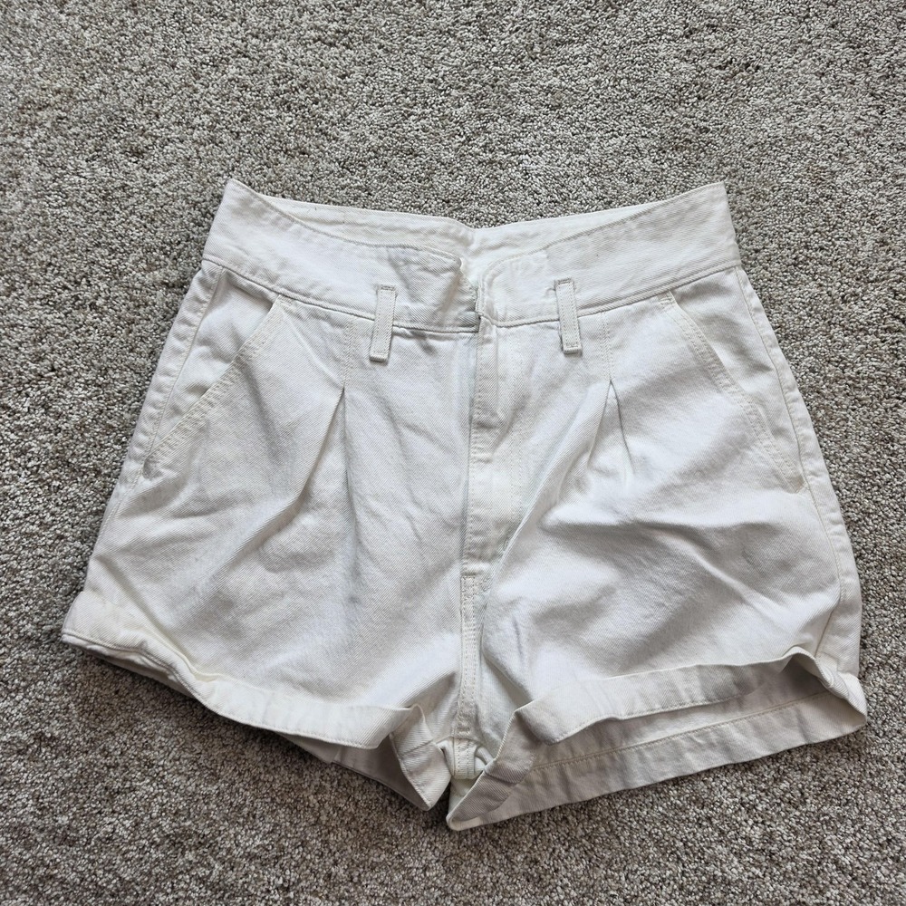 Levi Strauss & Co. Shorts Womens W30 White Pleated Chino Twill Pockets